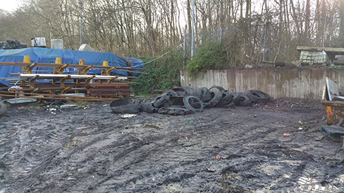 Yuill & Dodds scrap-pile inspection, original photograph 4