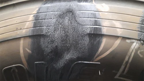 Sidewall injury without cord damage, original photograph 4